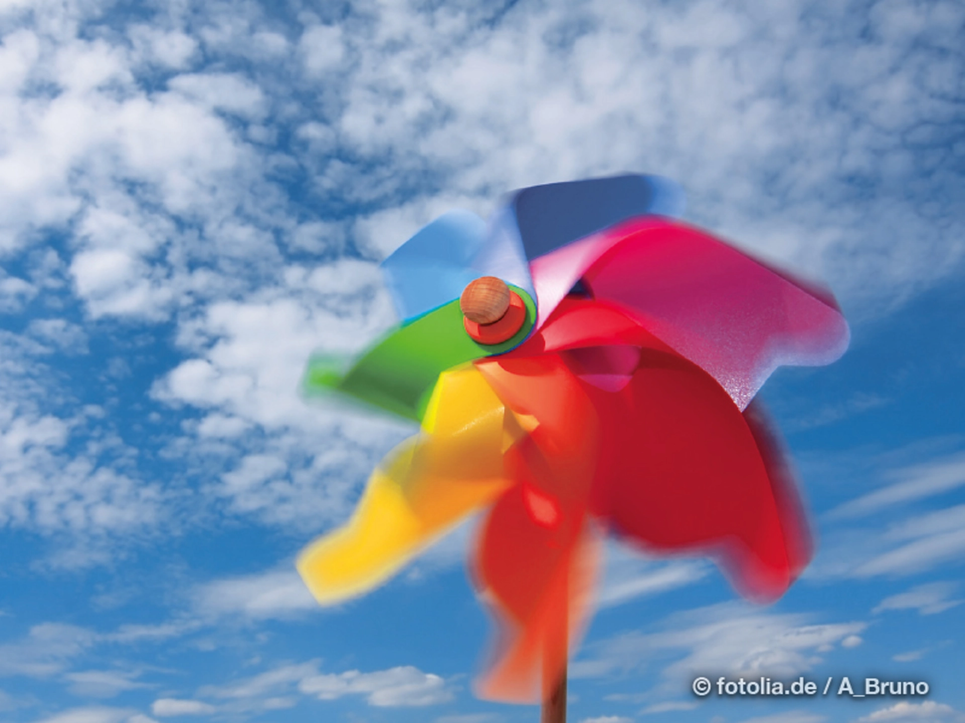 Kostenlose Energie ohne viel Aufwand – Windkraftanalagen. (Foto: © A_Bruno/fotolia.de)