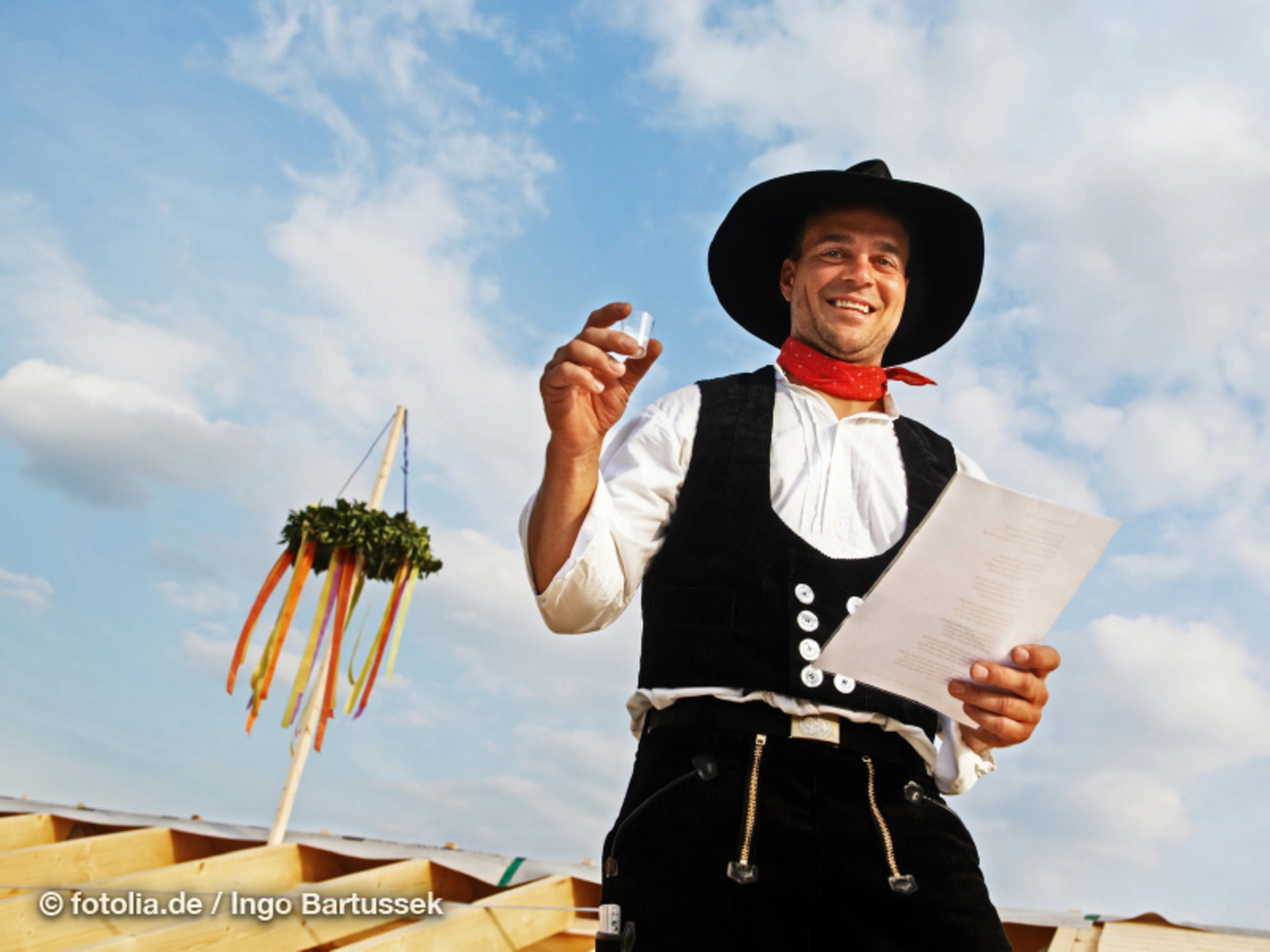 Nach der Fertigstellung der Rohbauphase folgt das Richtfest (Foto: © Ingo Bartussek/fotolia.de)