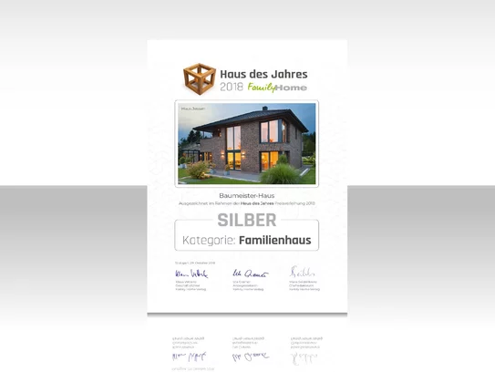 BAUMEISTER-HAUS erhält "Silber" für das Kundenhaus Jessen in der Kategorie "Familienhaus" für die Verleihung zum "Haus des Jahres 2018" des FamilyHome Verlags. (Foto: FamilyHome)